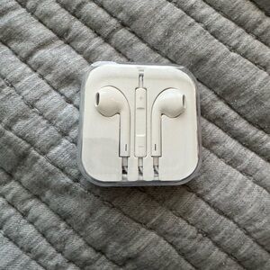 White Wired Earbuds with Case